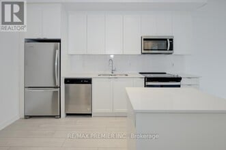 55-455 Duke St W in Kitchener, ON - Building Photo - Building Photo