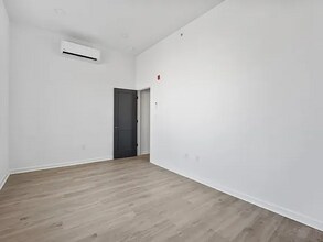 1500 W Tioga St, Unit 1 in Philadelphia, PA - Building Photo - Building Photo