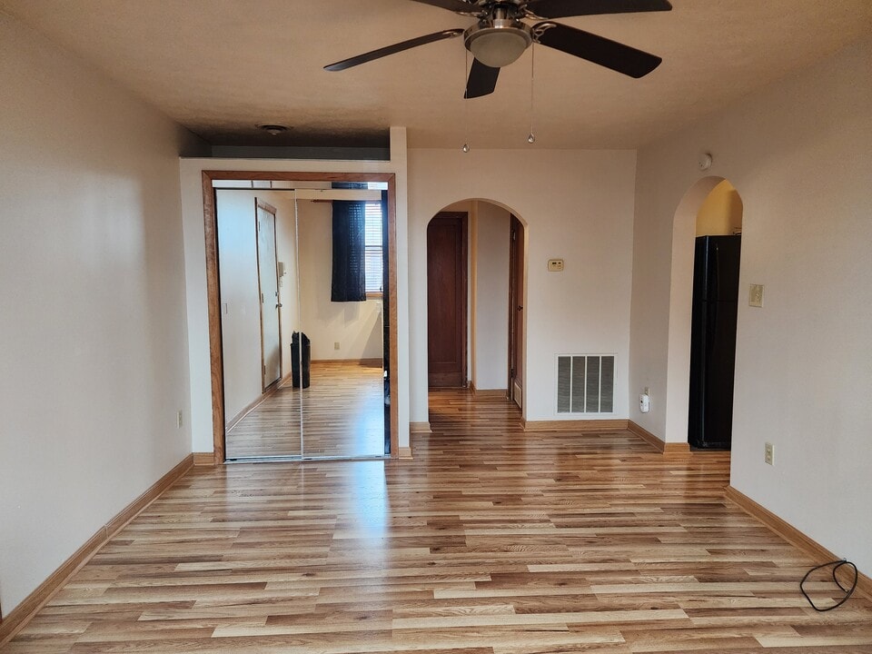 518 5th St, Unit 518 in Clairton, PA - Foto de edificio