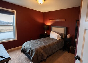 8481 Portage Ln E in Shakopee, MN - Building Photo - Building Photo