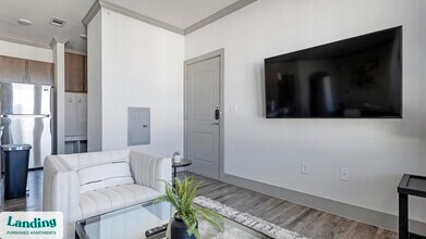 12500 Shadowglen Trce, Unit 10303 in Manor, TX - Foto de edificio - Building Photo