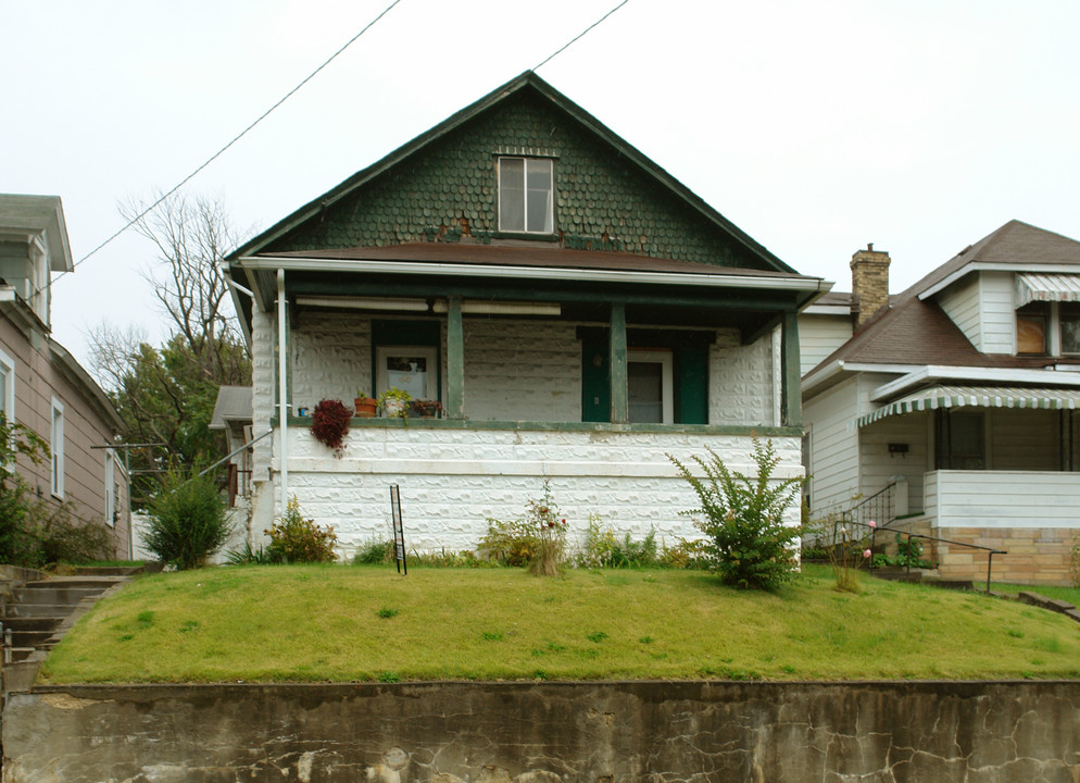 408 Wyoming St in Charleston, WV - Building Photo