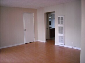 609 Grand Fir Ave, Unit Apt 7 in Sunnyvale, CA - Building Photo - Building Photo