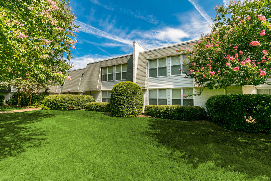 Fox Hill Apartments in Hampton, VA - Foto de edificio