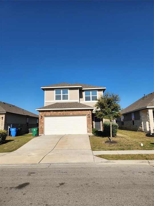 1210 Warm Springs Dr in Pflugerville, TX - Foto de edificio