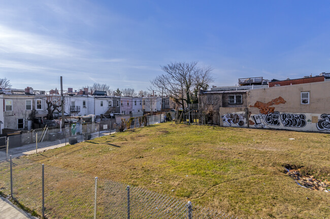 Barnett-Aden Apartments in Washington, DC - Foto de edificio - Building Photo