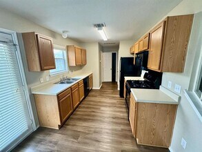 398 Paddington Dr in Kyle, TX - Building Photo - Building Photo