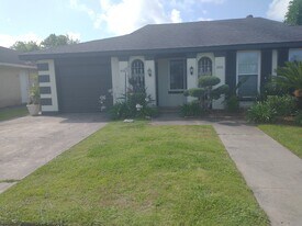 8802 Morrison Rd, Unit 8800 in New Orleans, LA - Building Photo