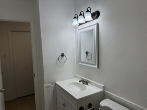 515 UTA Blvd in Arlington, TX - Foto de edificio - Building Photo