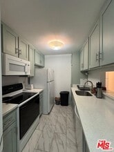 1351 N Orange Dr in Los Angeles, CA - Building Photo - Building Photo