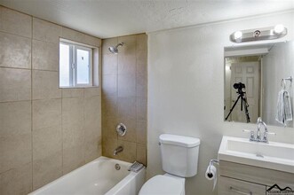 536 Johnson St in Red Bluff, CA - Building Photo - Interior Photo