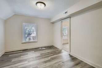 1827 Grey Ave, Unit 2 in Evanston, IL - Foto de edificio - Building Photo