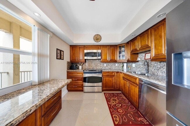 3095 N Course Dr, Unit 811 in Pompano Beach, FL - Building Photo - Building Photo