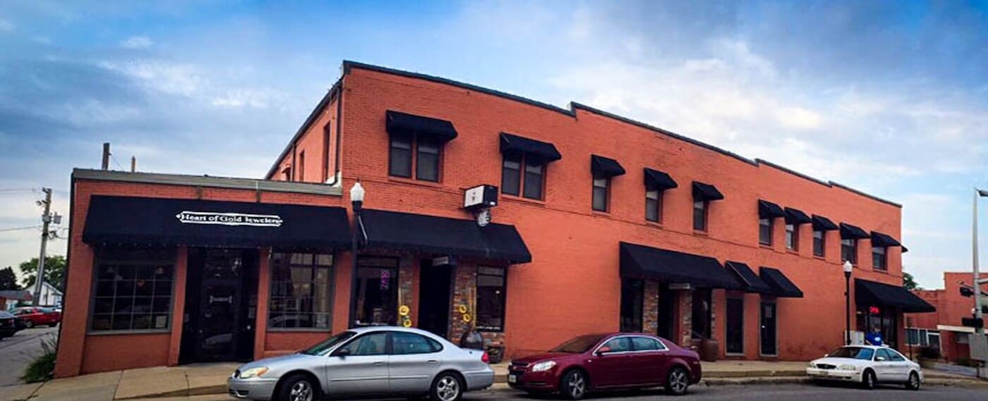 No. N 48th St in Lincoln, NE - Building Photo