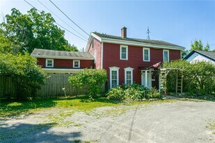 2153 5 Mile Line Road in Penfield, NY - Building Photo