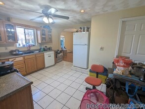 247 Roxbury St, Unit 2 in Boston, MA - Building Photo - Building Photo