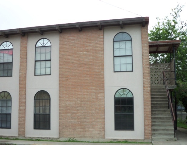 1605 W Kuhn St in Edinburg, TX - Foto de edificio