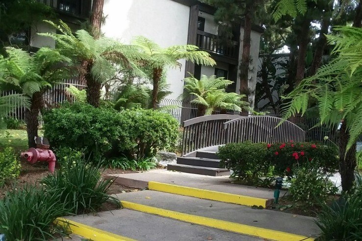 7765 W 91st St, Unit F2107 in Los Angeles, CA - Building Photo