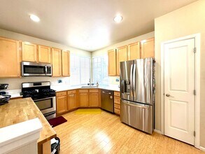 515 225th Pl NE in Sammamish, WA - Building Photo - Building Photo