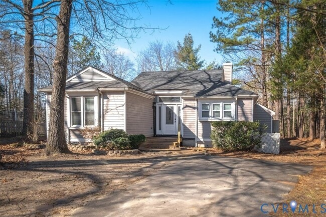 5600 Woods Walk Rd in Midlothian, VA - Building Photo - Building Photo