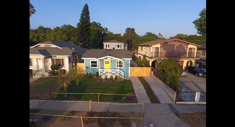 Duplex Farmhouse in Los Angeles, CA - Building Photo