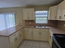 309 NE 169th St in North Miami Beach, FL - Building Photo