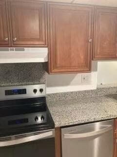 8025 SW 107th Ave in Miami, FL - Building Photo - Building Photo