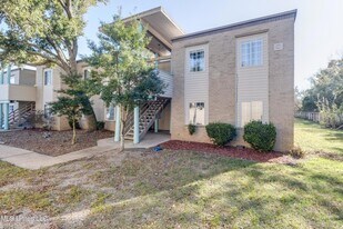 245 Mc Donnell Ave in Biloxi, MS - Building Photo