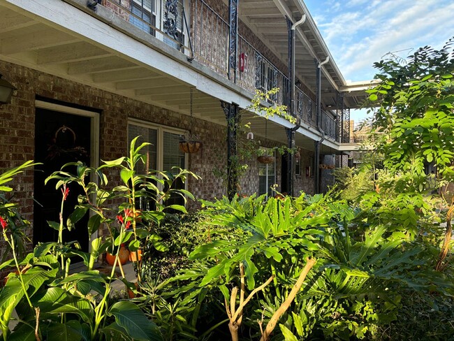 867 Colony Rd in Charleston, SC - Foto de edificio - Building Photo