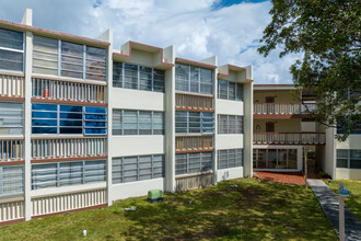 Fourth Moorings Condominiums in Miami, FL - Building Photo - Building Photo