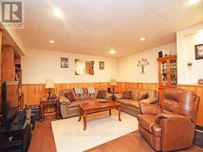 1602 Coram Crescent in Mississauga, ON - Building Photo - Building Photo