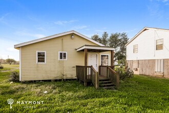 1215 Pickney St in Port Bolivar, TX - Building Photo - Building Photo