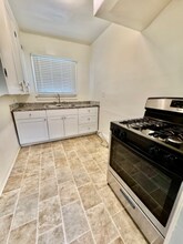 600 E Garfield Ave in Glendale, CA - Building Photo - Building Photo