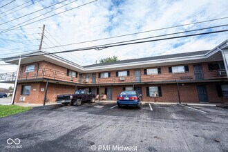 7046 E US Hwy 36 in Avon, IN - Building Photo - Building Photo