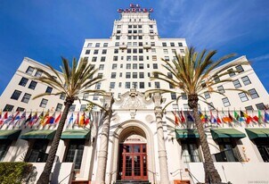 702 Ash St, Unit 1000 in San Diego, CA - Building Photo