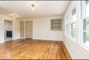 722 NE 4th Ave in Gainesville, FL - Building Photo