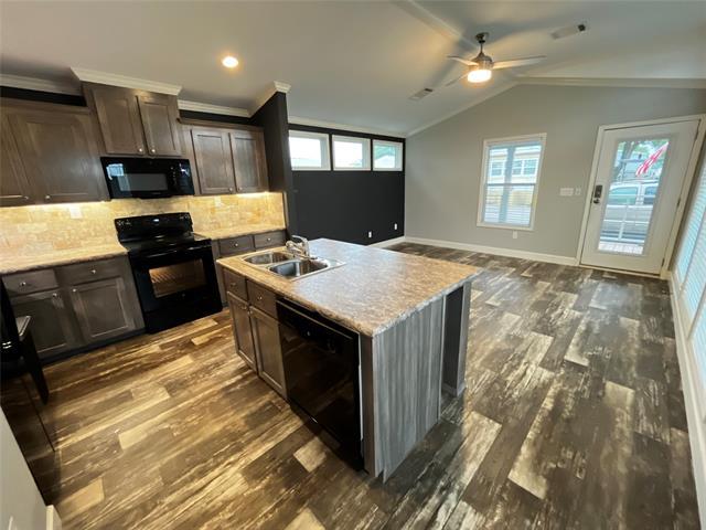 3130 Parkerville Rd in Lancaster, TX - Building Photo - Building Photo