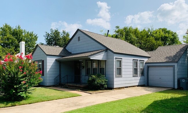 1136 NW Oak Ave in Lawton, OK - Building Photo - Building Photo