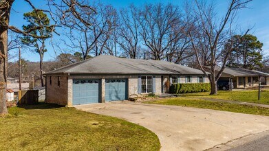 8210 Leatrice Dr in Little Rock, AR - Building Photo - Building Photo