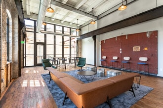 Gold Medal Lofts in Racine, WI - Foto de edificio - Interior Photo