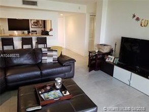 8045 SW 107th Ave-Unit -Unit101 in Miami, FL - Building Photo - Building Photo
