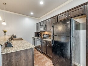 3700 Catamaran Dr in Yukon, OK - Building Photo - Building Photo