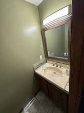 1042 Ansel Rd in Cleveland, OH - Foto de edificio - Building Photo