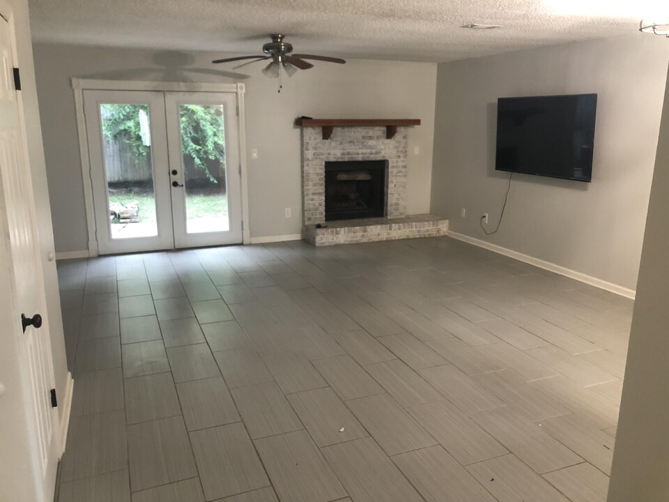 1242 Chee Ln in Tallahassee, FL - Building Photo