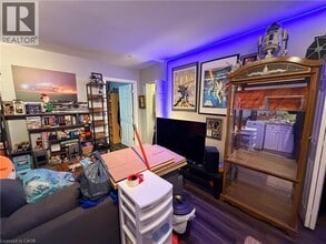 318 Dolph St S in Cambridge, ON - Building Photo - Building Photo