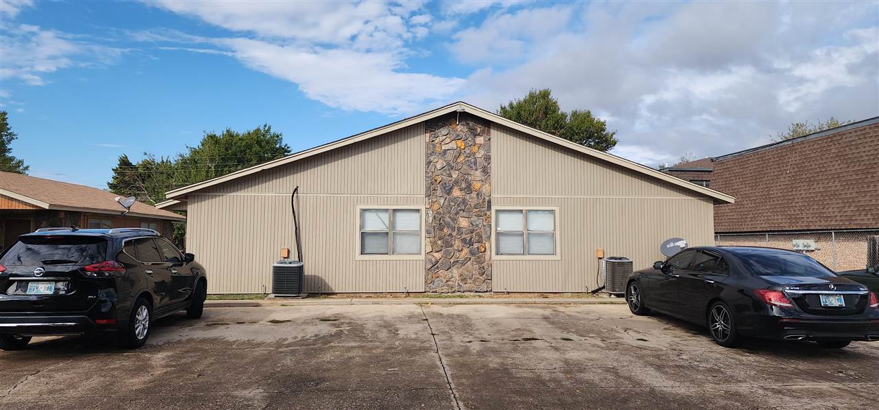 6107 NW Elm Ave in Lawton, OK - Building Photo