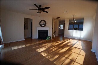 4652 Creekside Villas Way in Smyrna, GA - Building Photo - Building Photo