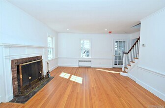 27 N Lewis Pl in Rockville Centre, NY - Building Photo - Building Photo