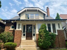 514 E Homer St, Unit Lower in Milwaukee, WI - Building Photo