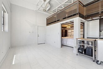 215 N Walton St in Dallas, TX - Building Photo - Building Photo